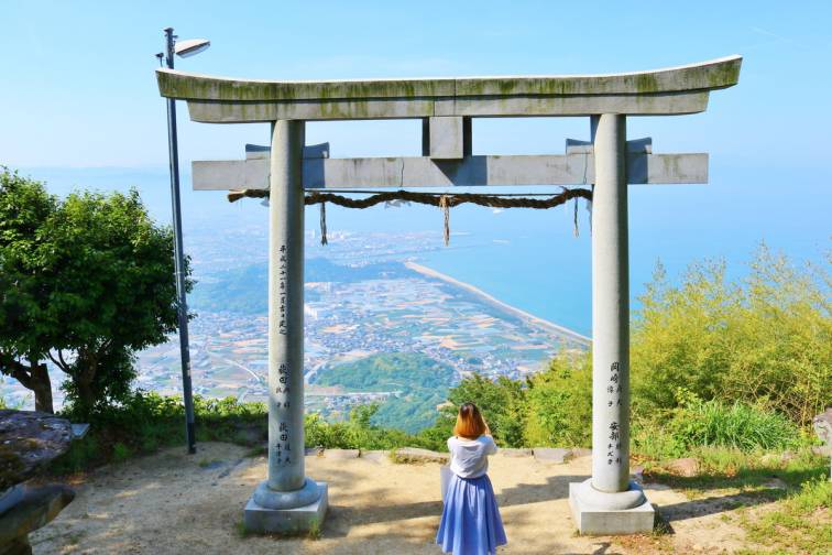 天空の鳥居 高屋神社